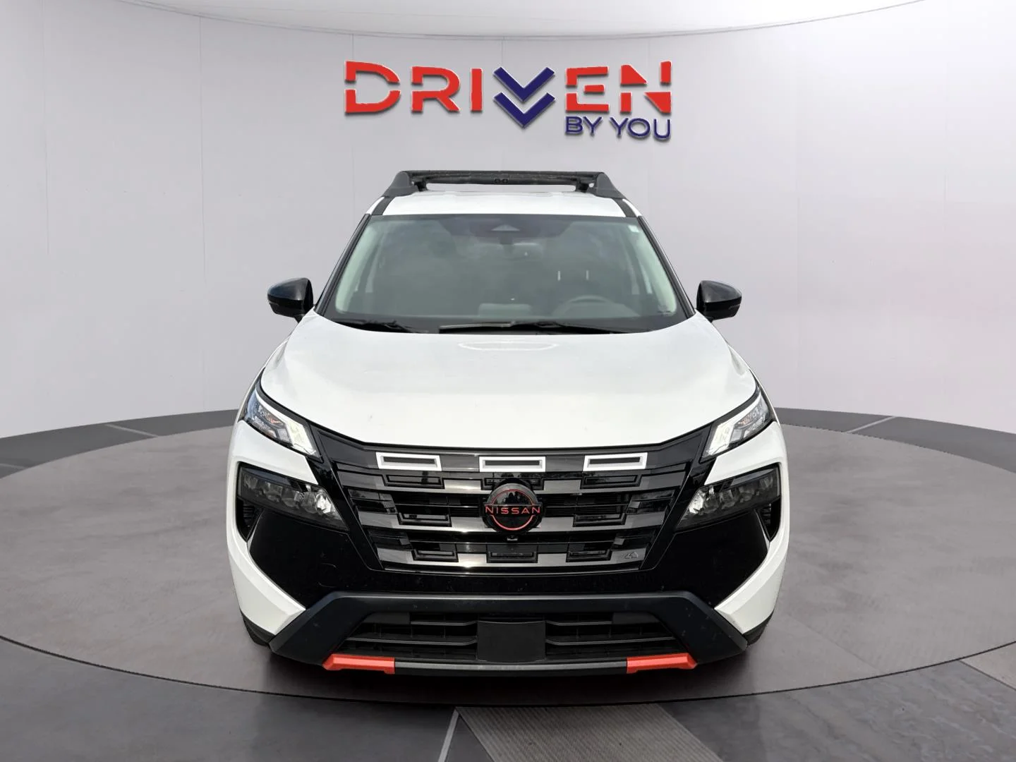Used 2025 Everest White Pearl Nissan Rock Creek image 9
