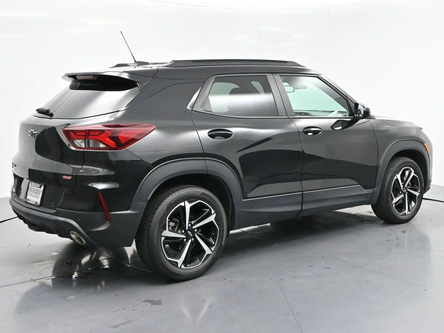 Used 2022 Mosaic Black Metallic Chevrolet RS image 7