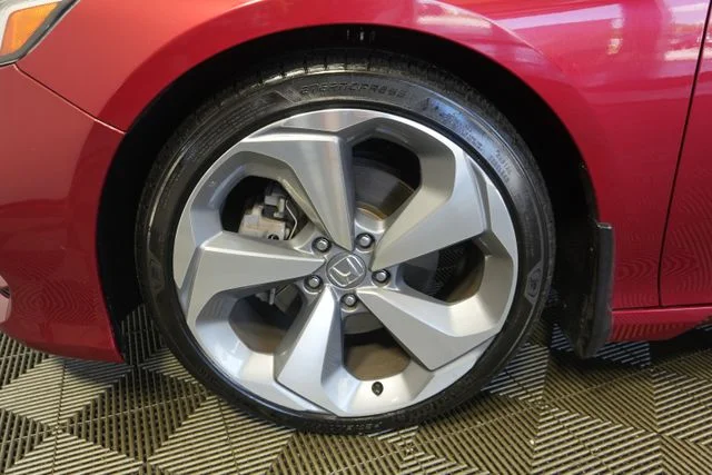 Used 2019 Radiant Red Metallic Honda Touring 2.0T image 9