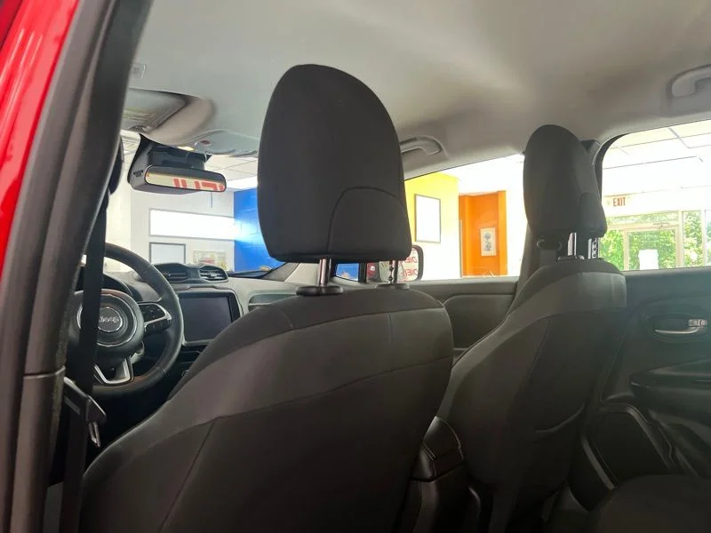 Used 2023 Red Jeep Latitude image 16