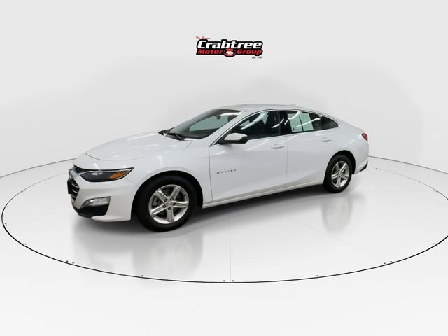 Used 2024 White Chevrolet LT image 4