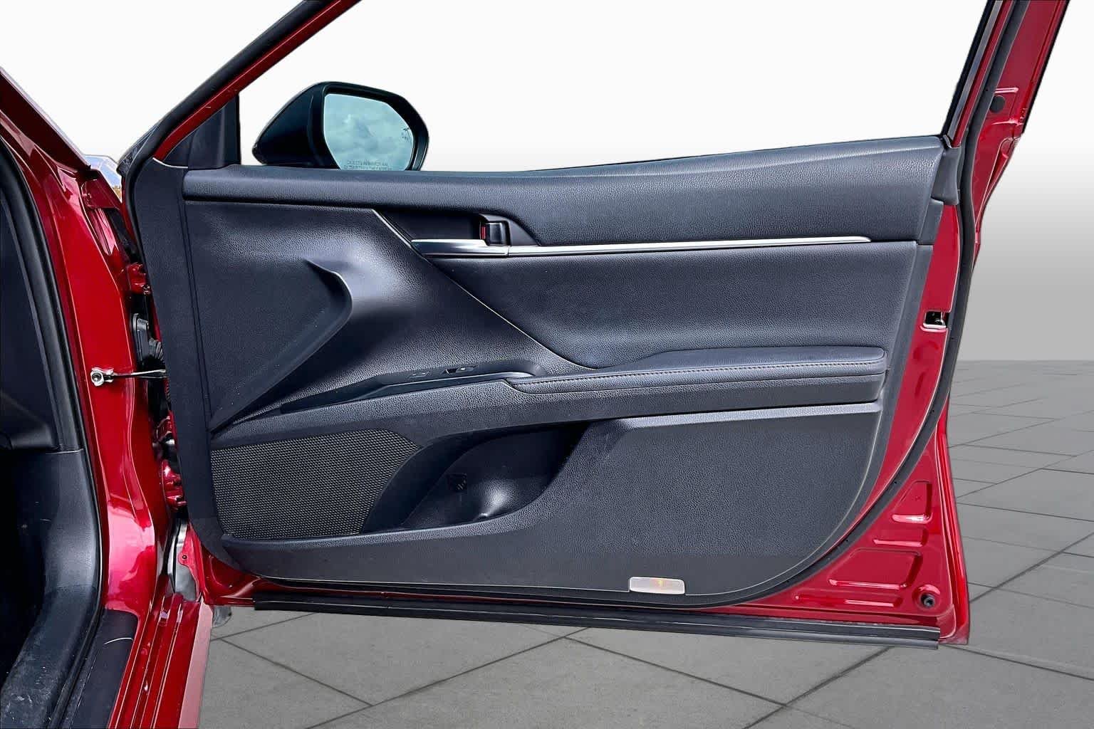 Used 2019 Ruby Flare Pearl Toyota XLE image 20