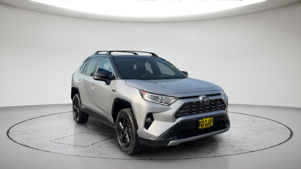 Used 2021 Silver Sky Metallic Toyota XSE image 3