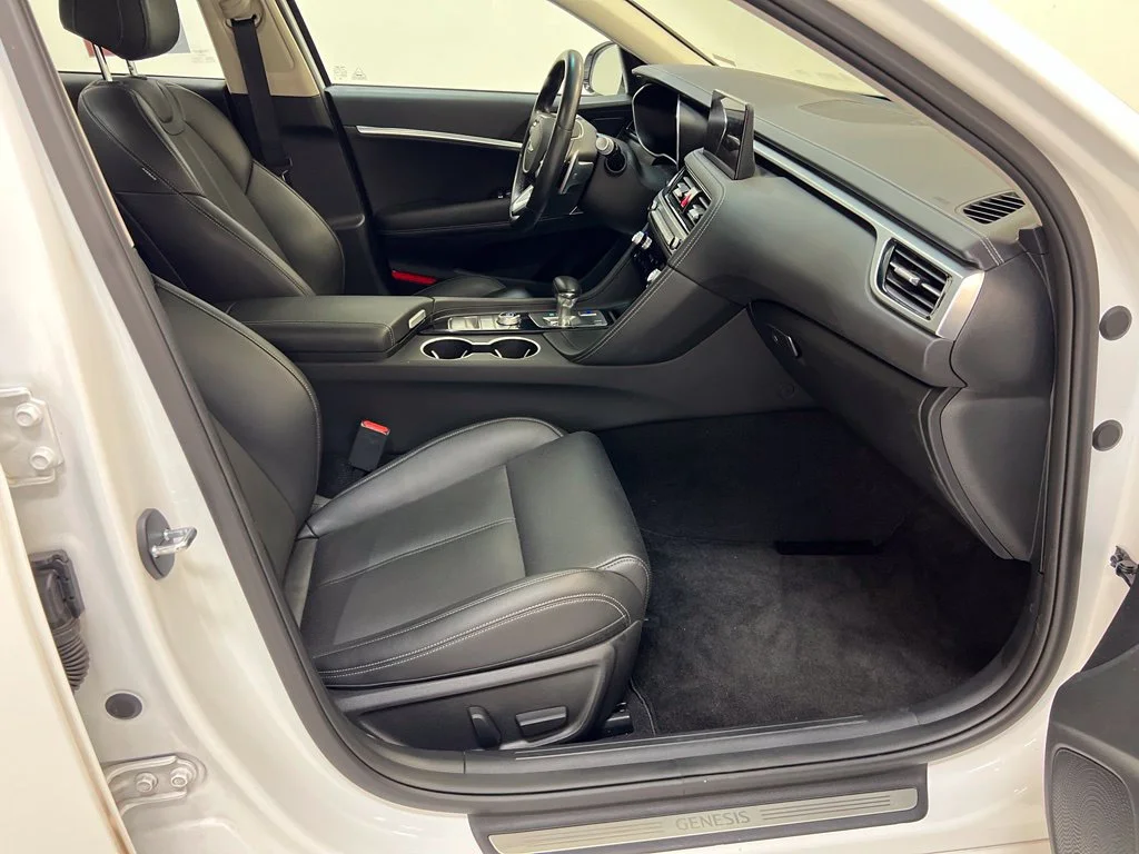 Used 2026 White Genesis 2.5T image 32