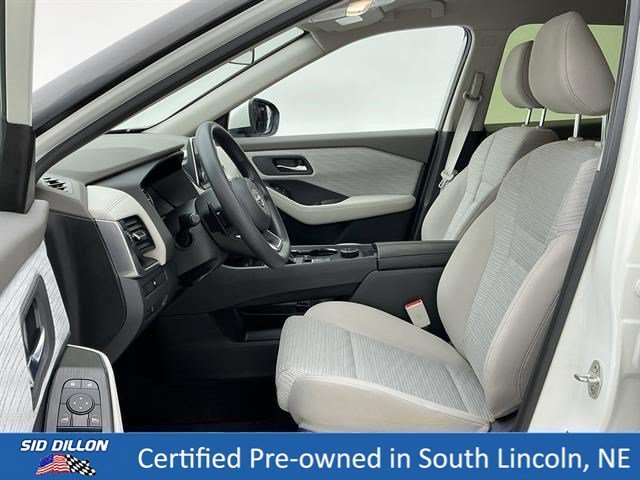 Used 2023 Pearl White Tricoat Nissan SV image 17