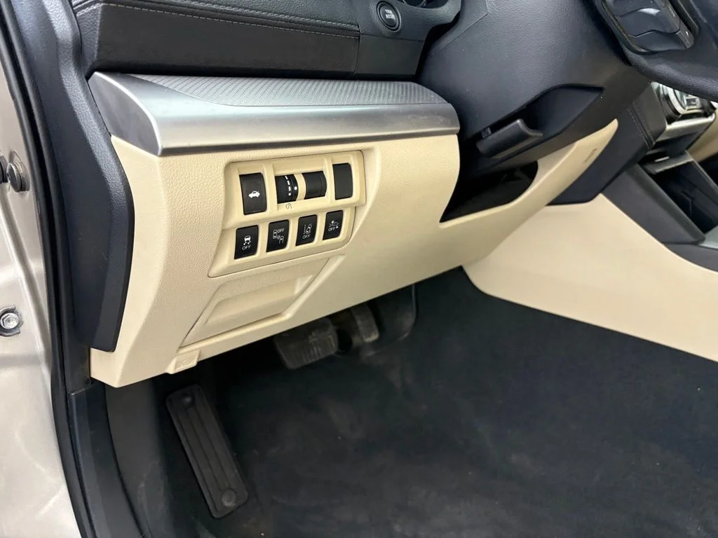 Used 2018 Gray Subaru 2.5i image 16