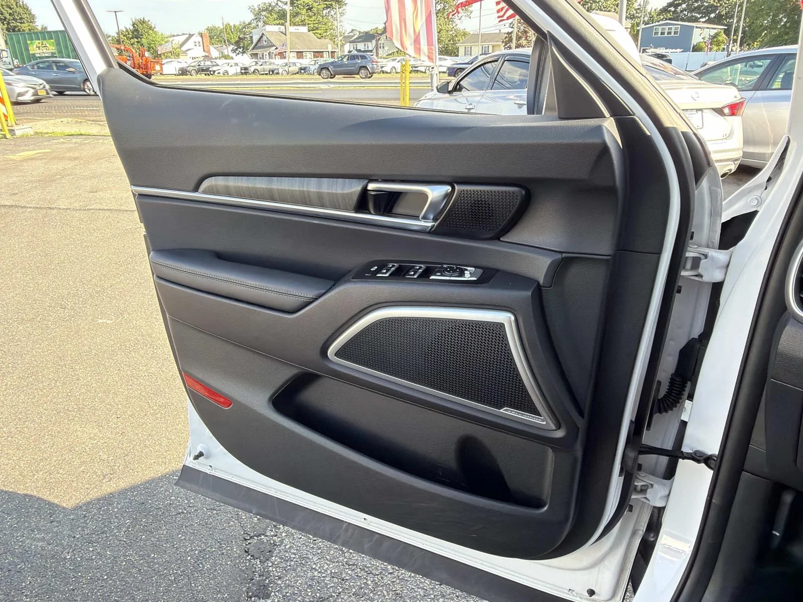 Used 2024 White Kia EX image 19