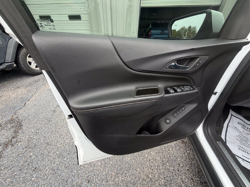 Used 2023 White Chevrolet Premier image 10