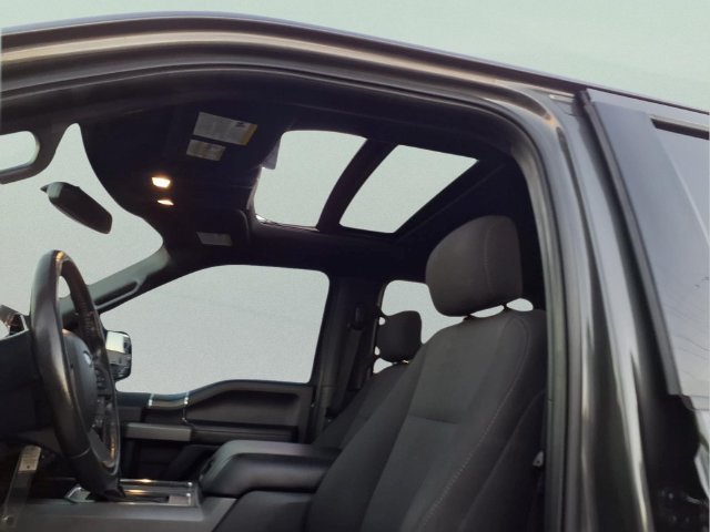 Used 2018 Blue Ford XLT image 17