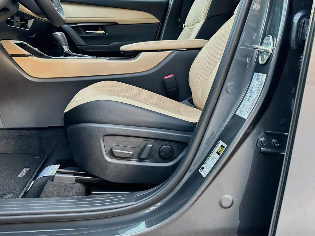New 2026 Machine Gray Metallic Mazda 2.5 S Premium Plus AWD image 20