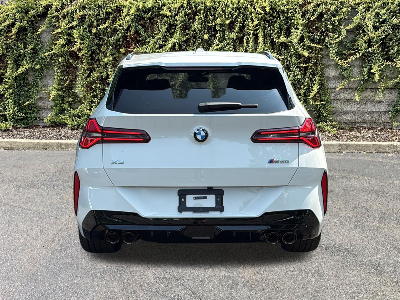 New 2026 Alpine White BMW M50 xDrive image 5