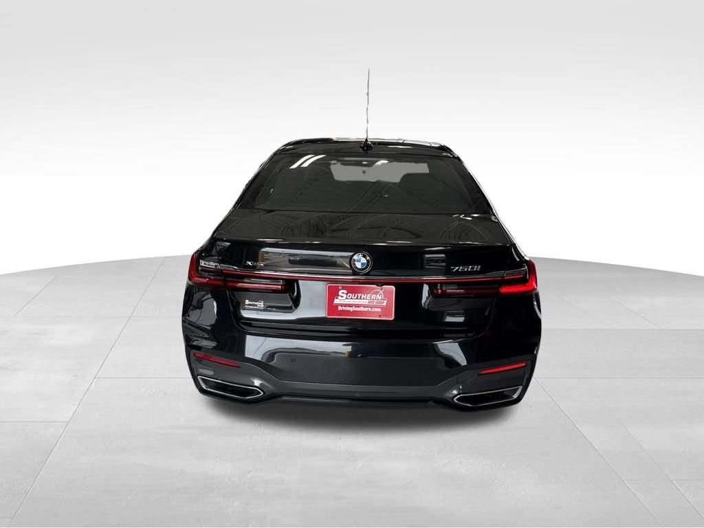 Used 2022 Black BMW 750i xDrive image 4