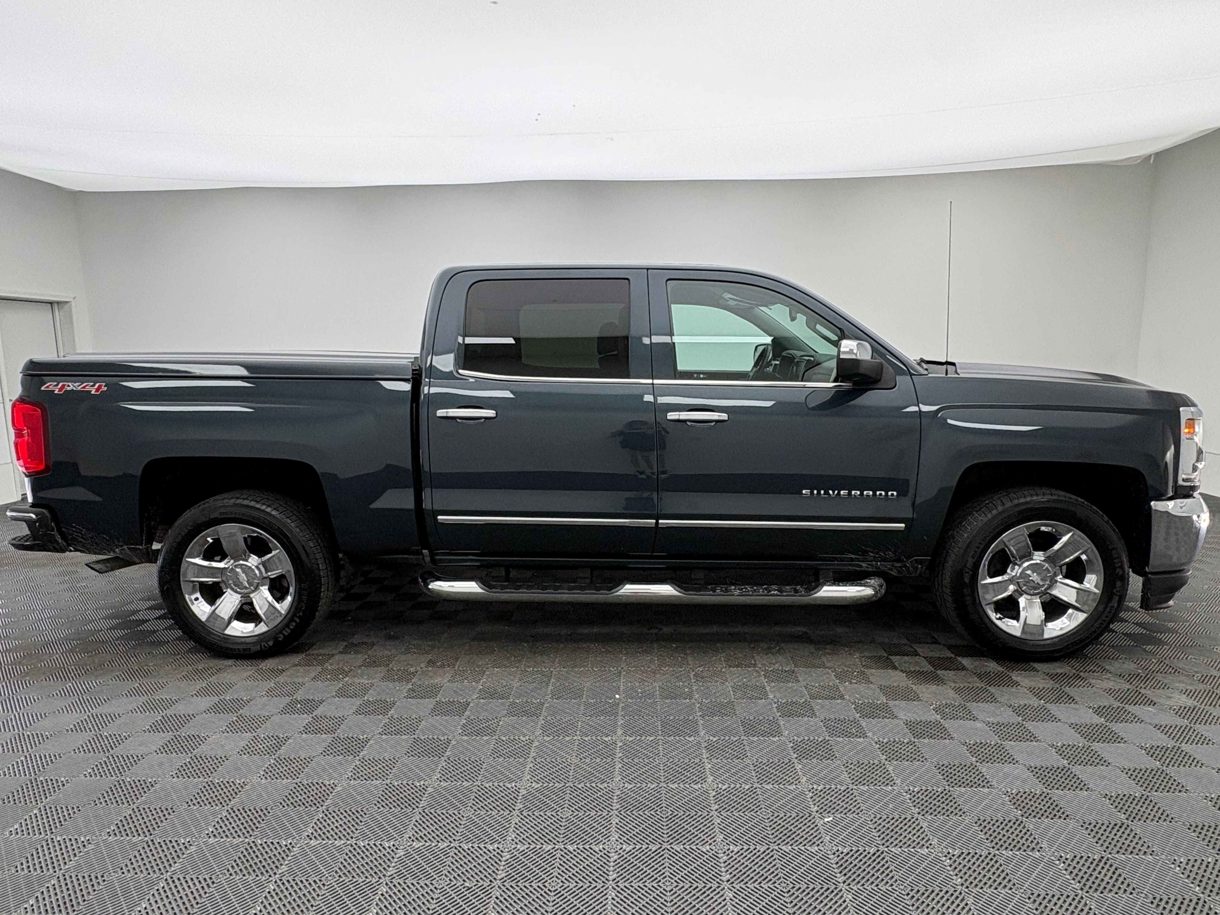Used 2017 Graphite Metallic Chevrolet LTZ image 6