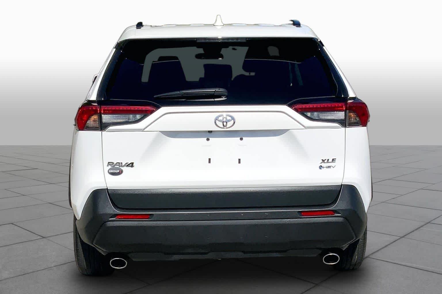 Used 2025 Ice Cap Toyota Hybrid XLE image 5