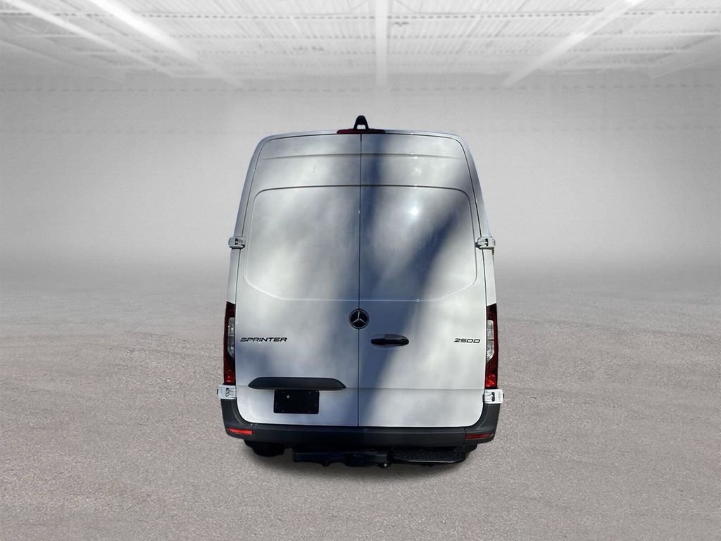 Used 2025 White Mercedes-Benz Cargo 144 WB image 4