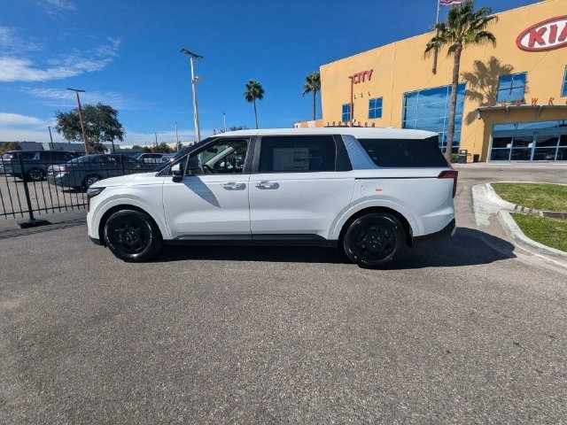 New 2027 White Kia LXS image 3