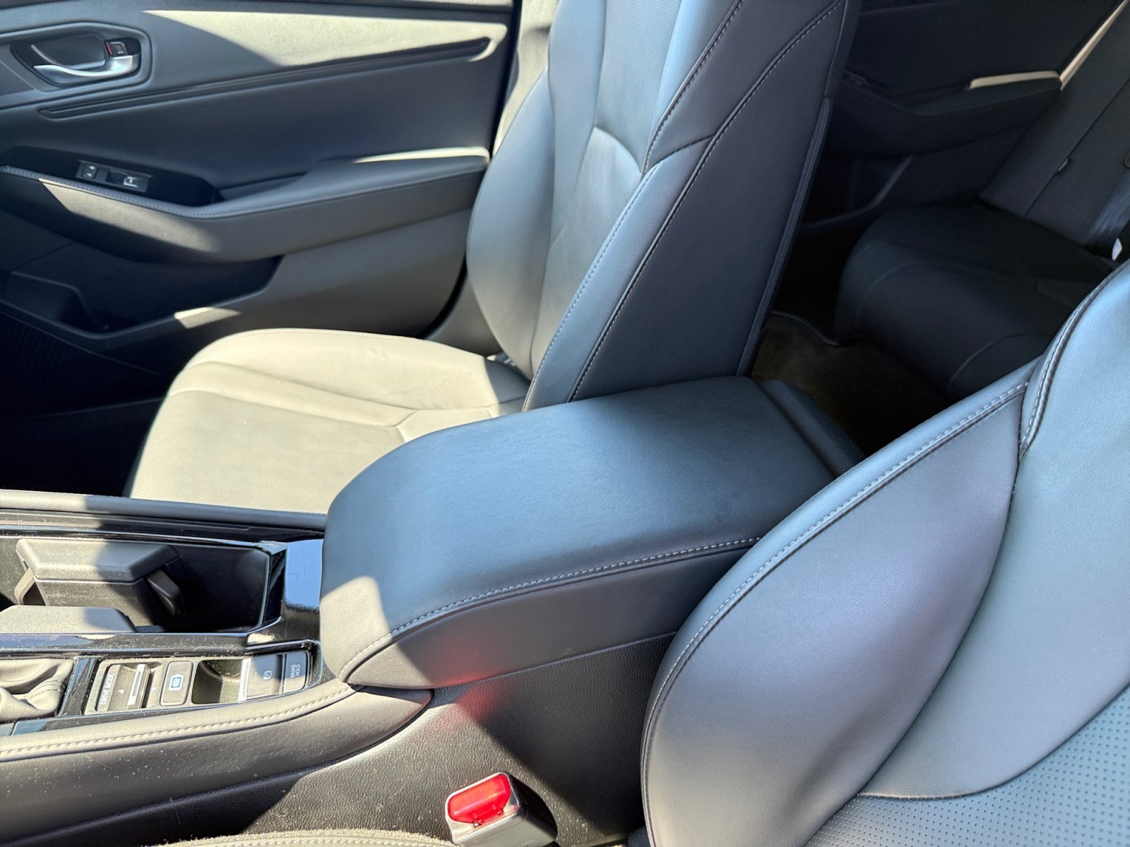 Used 2025 White Honda Touring image 14