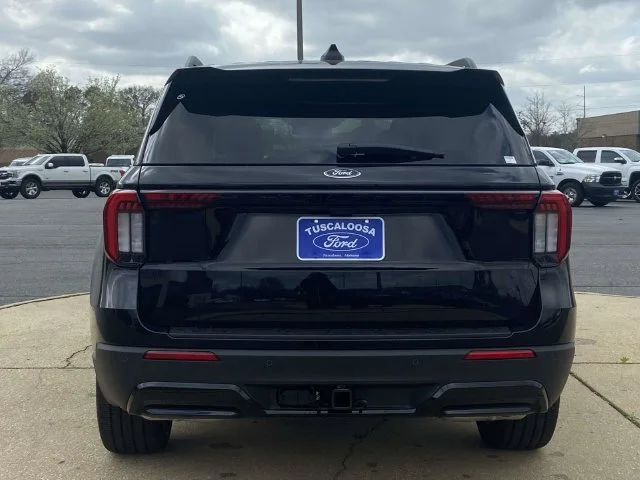 New 2026 Agate Black Metallic Ford ST-Line image 3