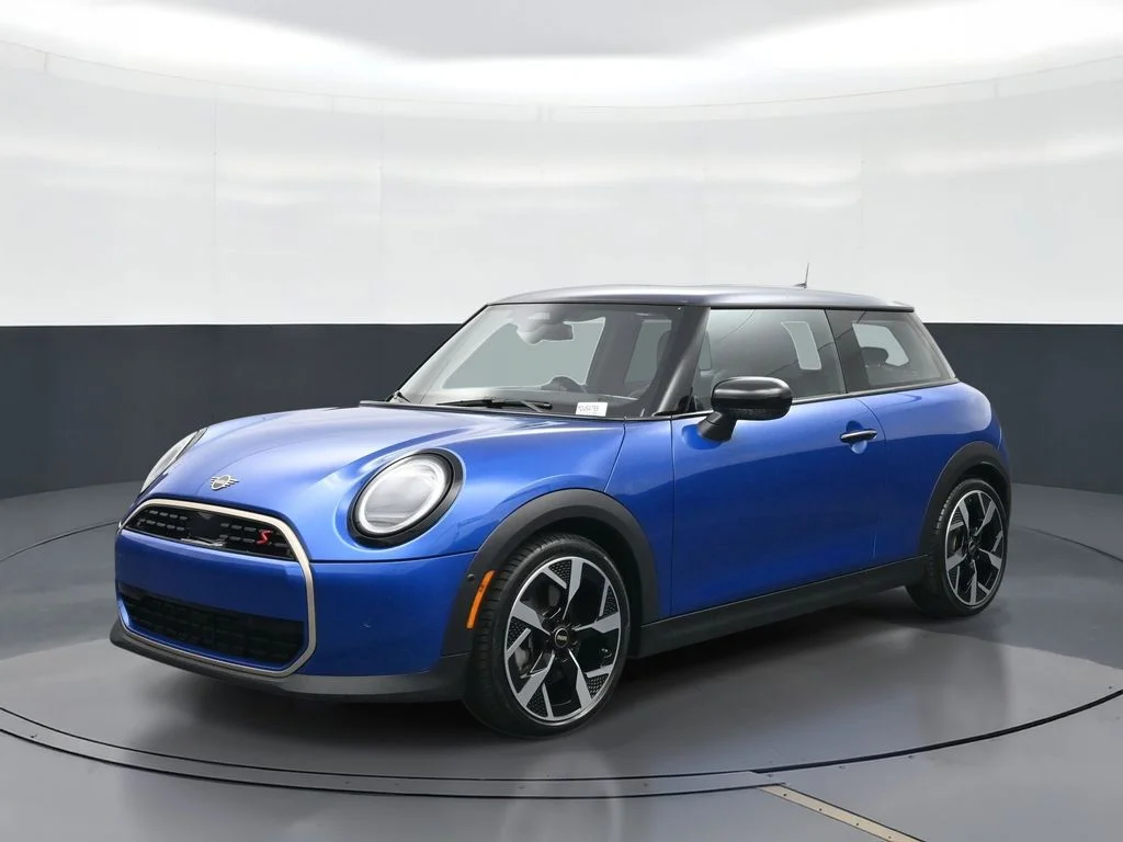 2025 MINI Hardtop Cooper S Signature's photo