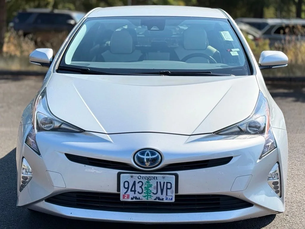 Used 2017 Silver Toyota Three Touring image 8