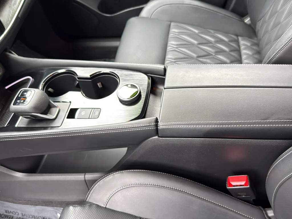 Used 2023 Black Nissan Platinum image 20