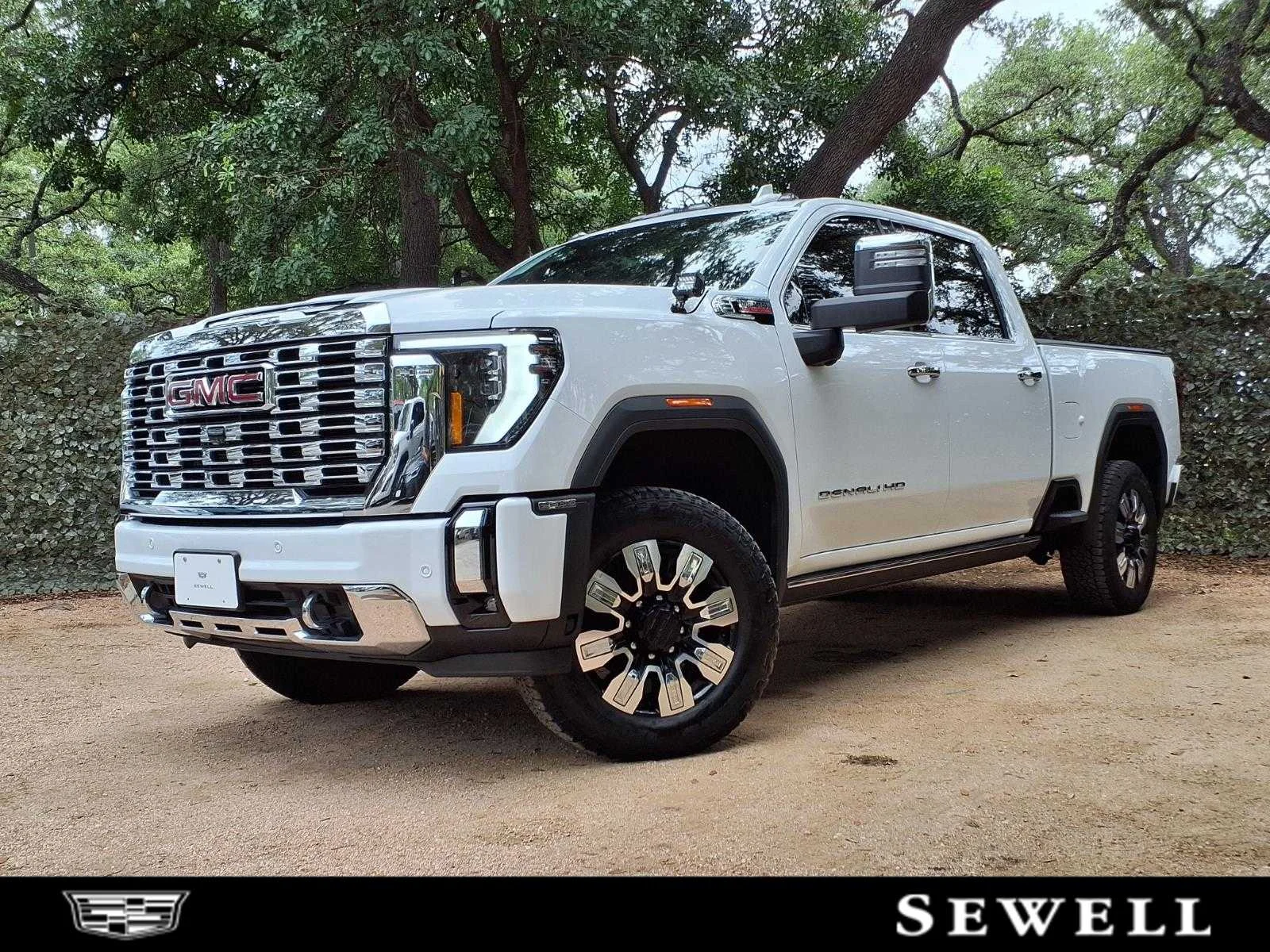 2025 GMC Sierra 4WD Crew Cab Standard Box Denali's photo