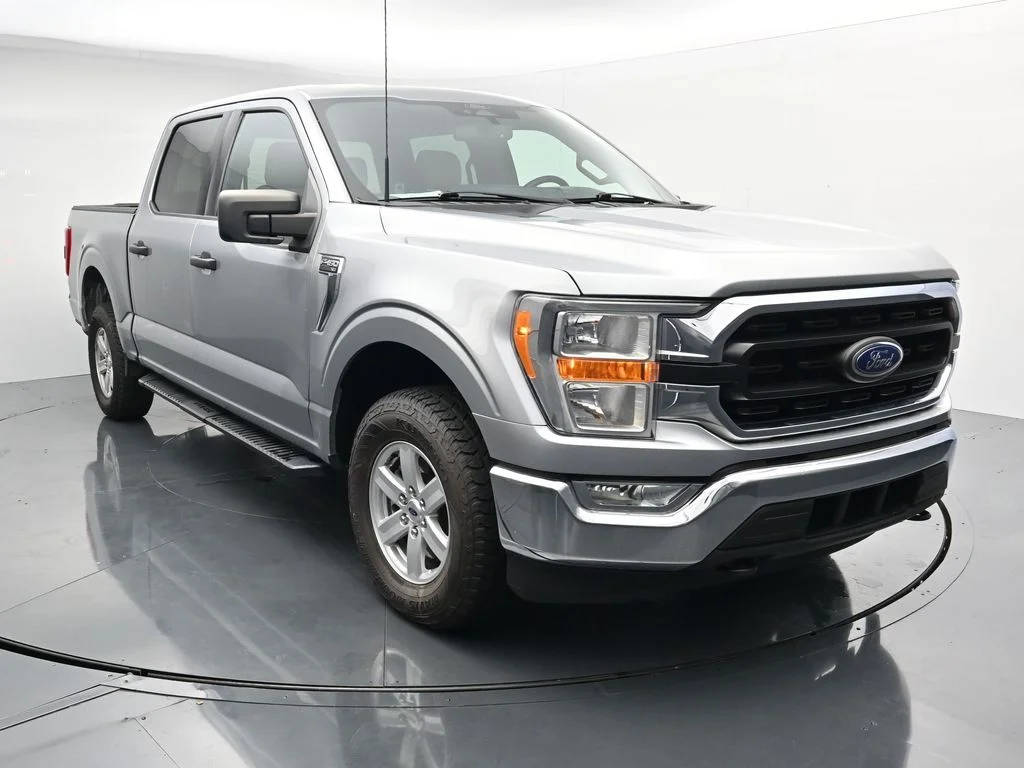 Used 2022 Silver Ford XLT image 2
