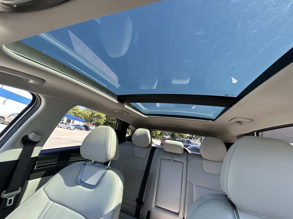 Used 2023 White Hyundai Limited image 37