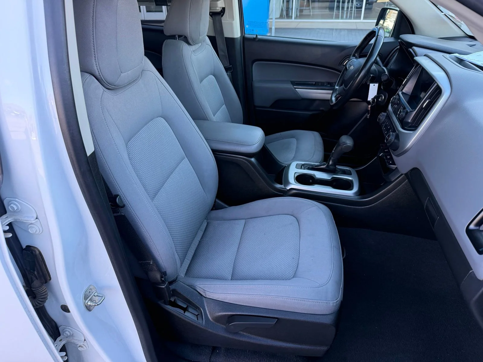 Used 2020 White Chevrolet LT image 28