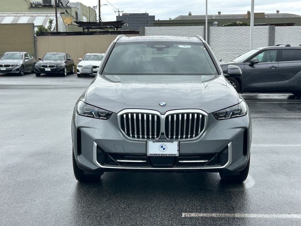 New 2026 Skyscraper Grey Metallic BMW xDrive40i image 8