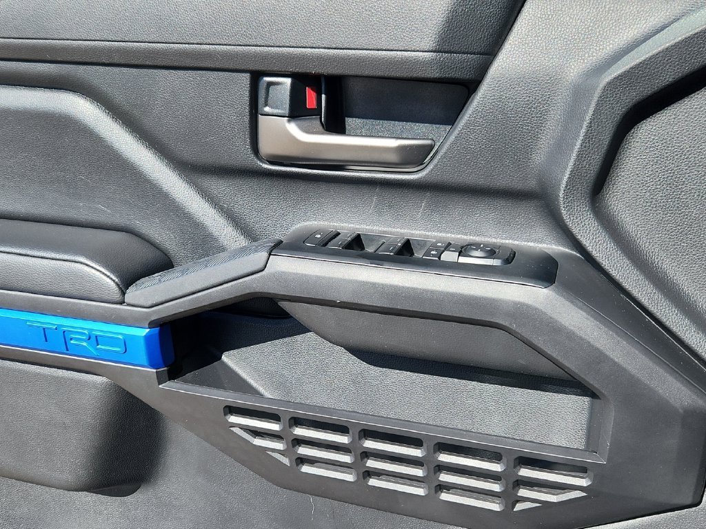 2025 Toyota Tacoma TRD Off Road - Photo 8