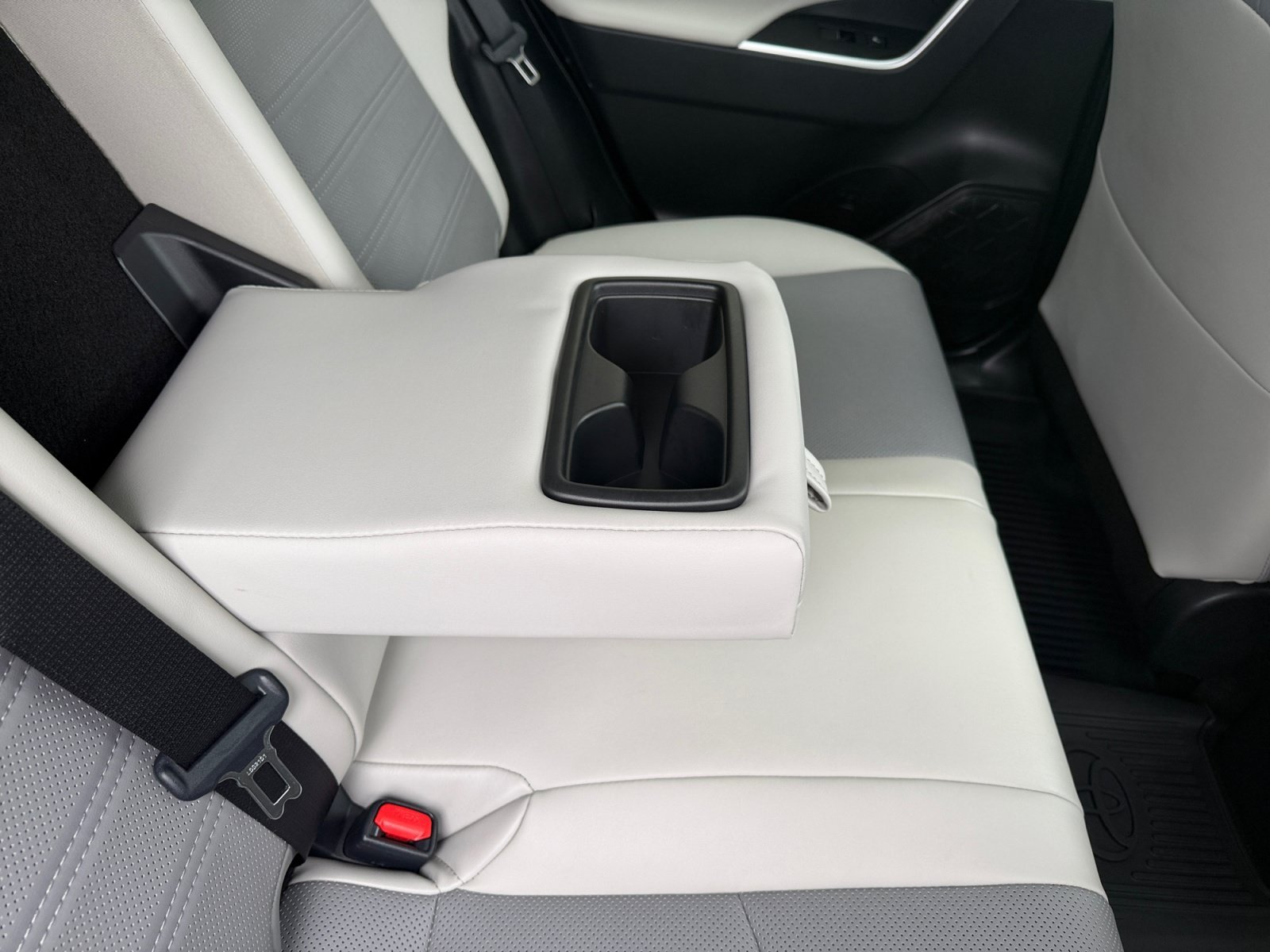 Used 2021 Blizzard Pearl Toyota Limited image 36