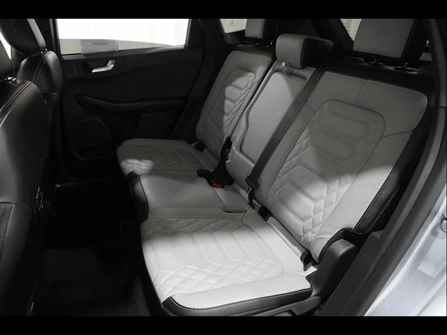 Used 2023 Iconic Silver Ford Platinum image 42