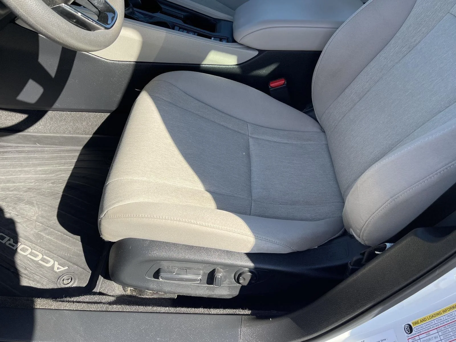 Used 2024 Platinum White Pearl Honda EX image 3