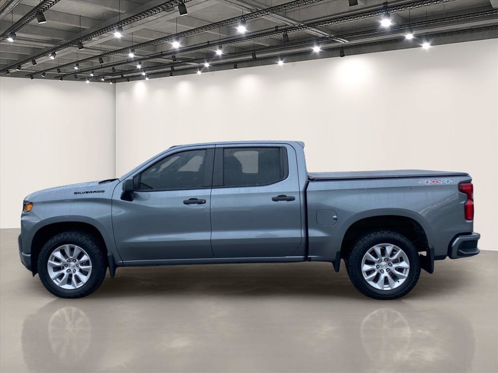 Used 2021 Satin Steel Metallic Chevrolet Custom image 4