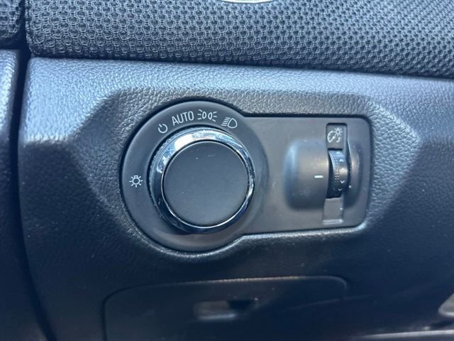 Used 2016 Silver Chevrolet 1LT image 15