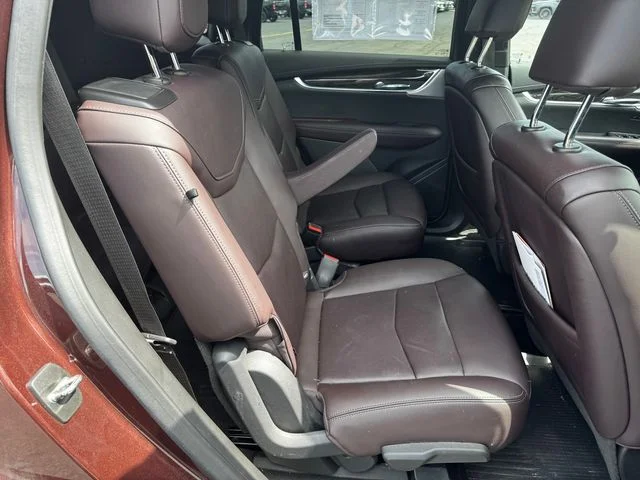 Certified Used 2022  Cadillac Premium Luxury image 16