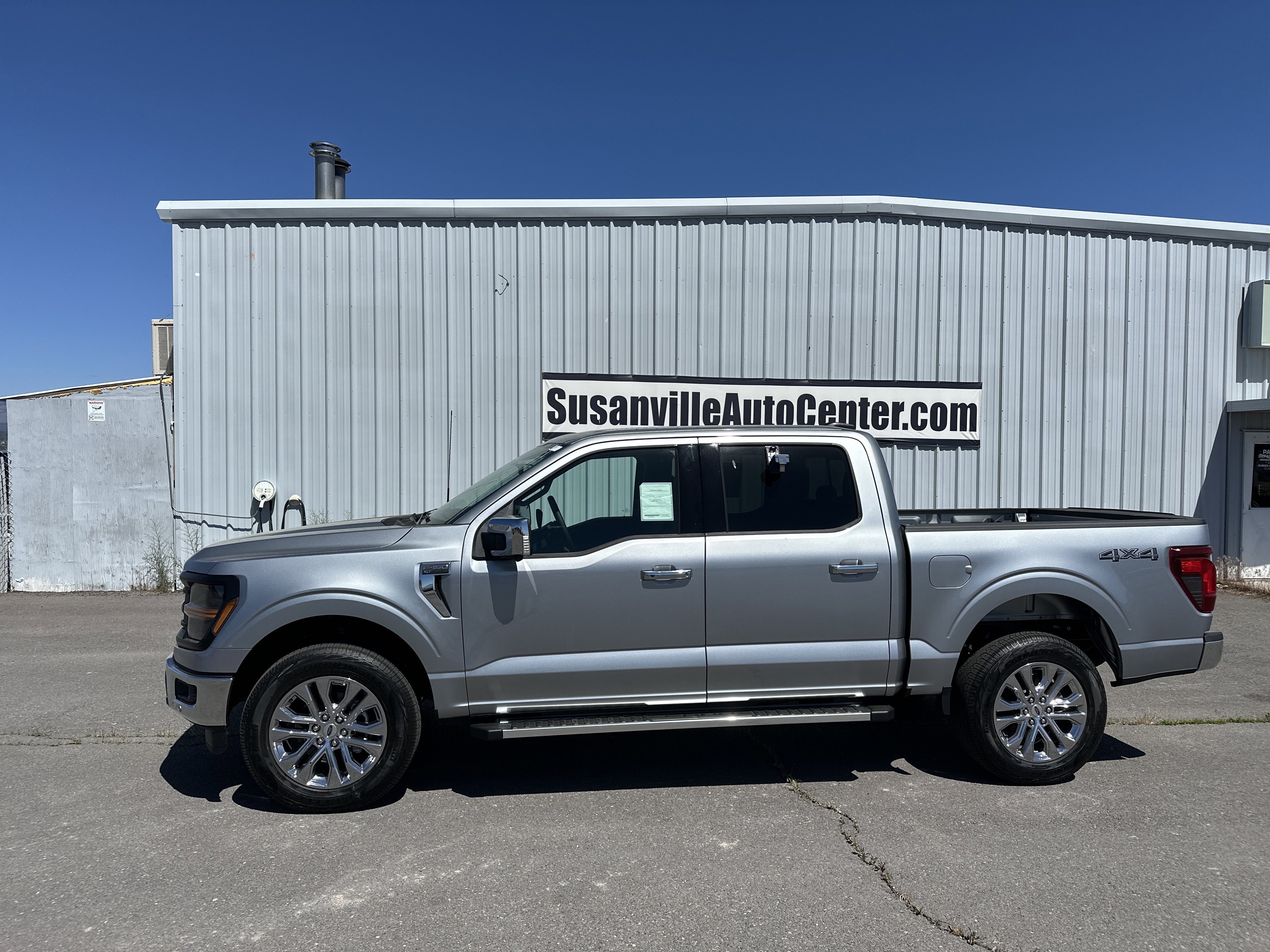New 2026 Iconic Silver Metallic Ford XLT image 2