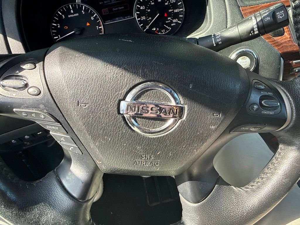 Used 2020 Gray Nissan Platinum image 5
