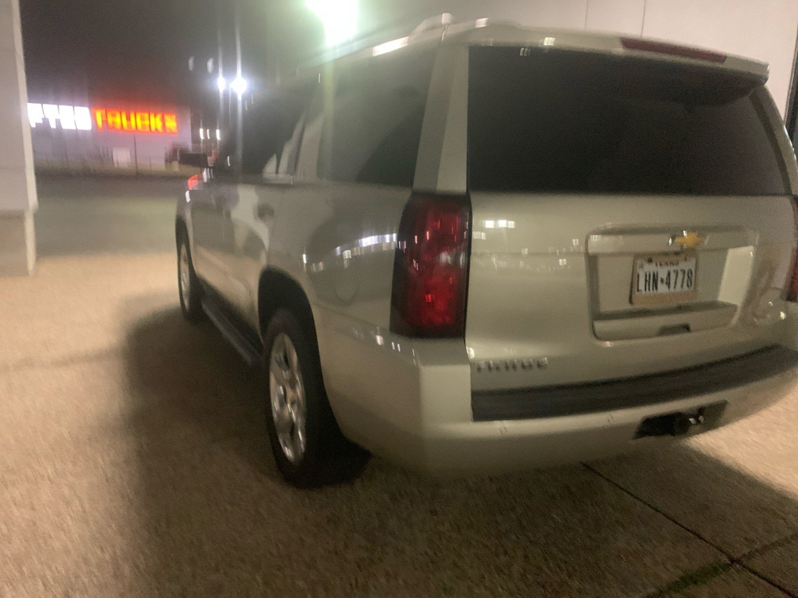 2016 Chevrolet Tahoe photo 3 of 11