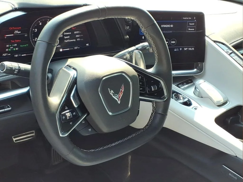 Used 2020 White Chevrolet Stingray image 3