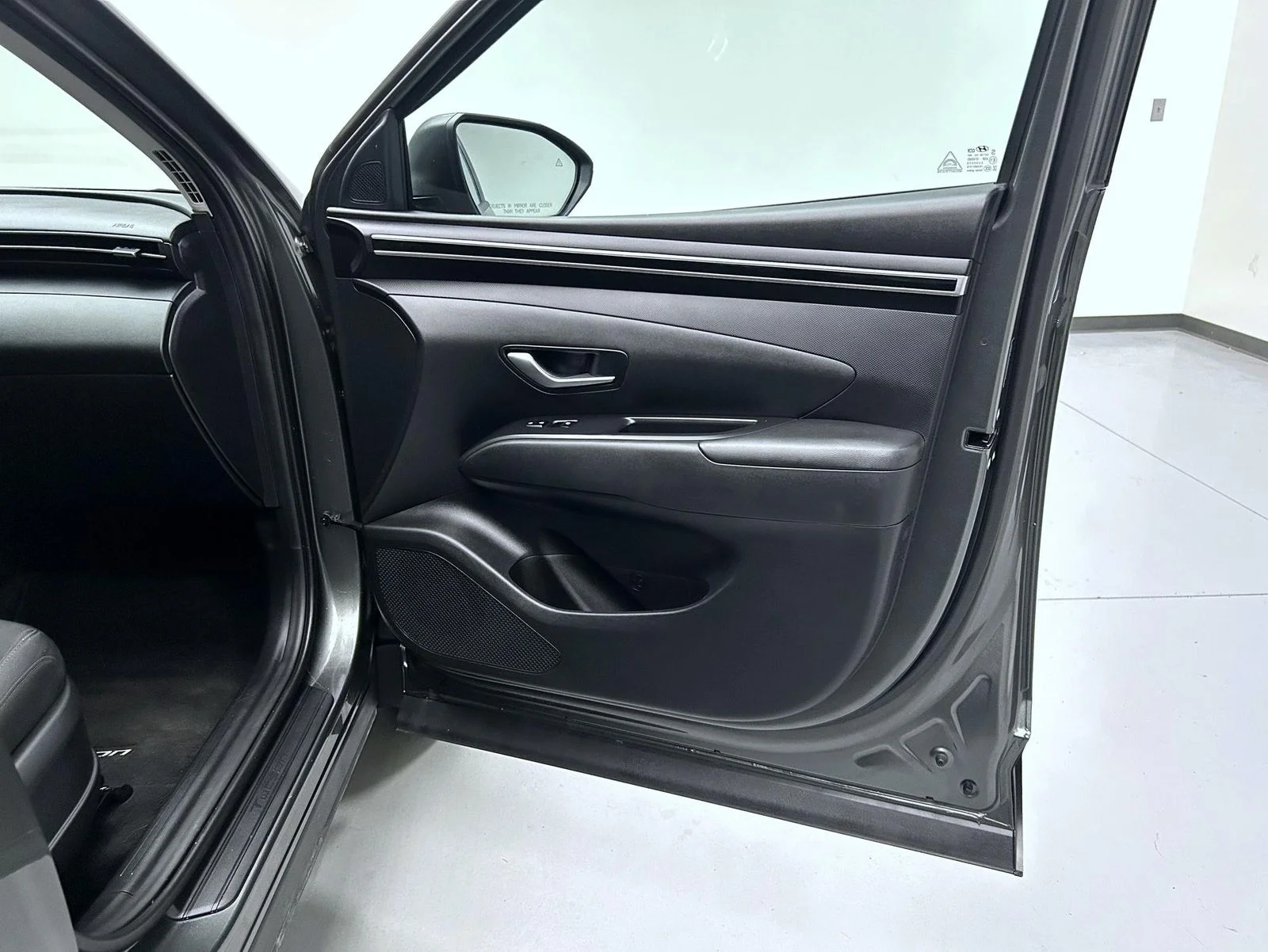 Used 2022 Gray Hyundai SEL image 16