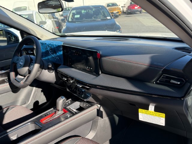 New 2027 Aspen White TriCoat / Super Black Two-tone Nissan SR image 34