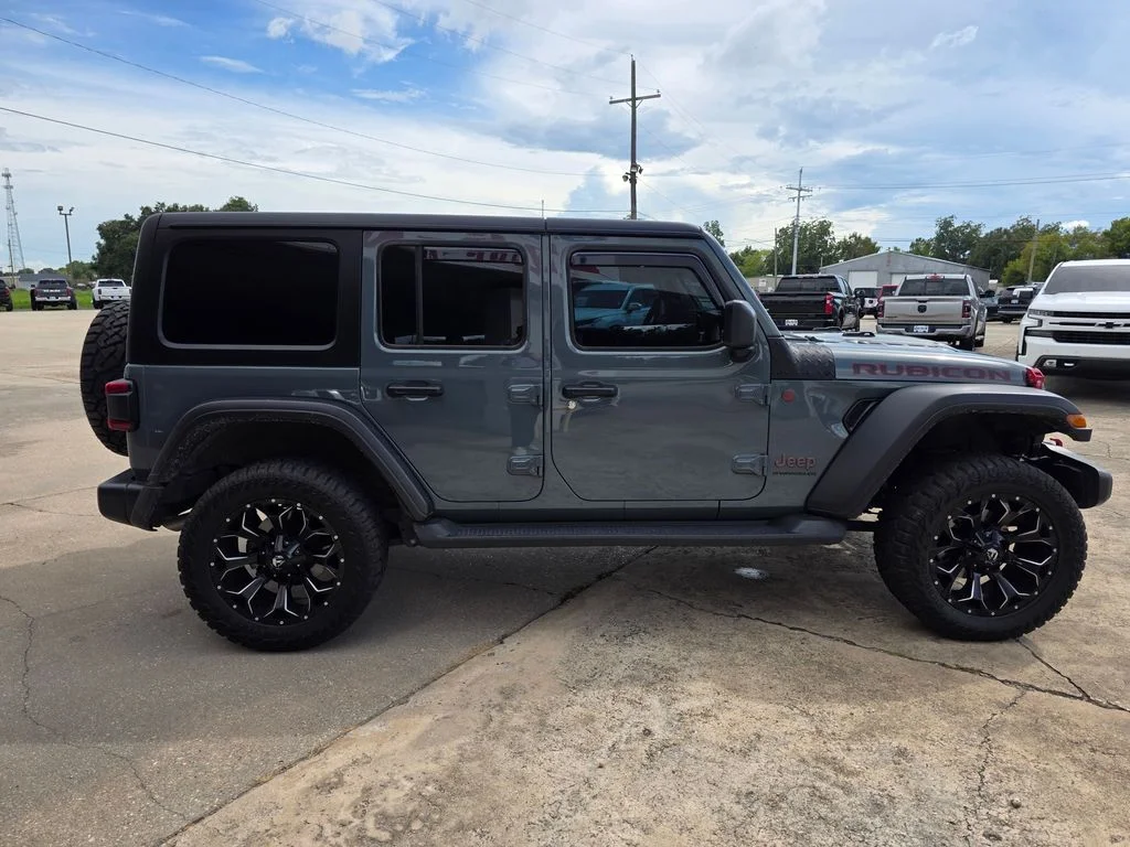 Used 2024 Gray Jeep Rubicon image 9