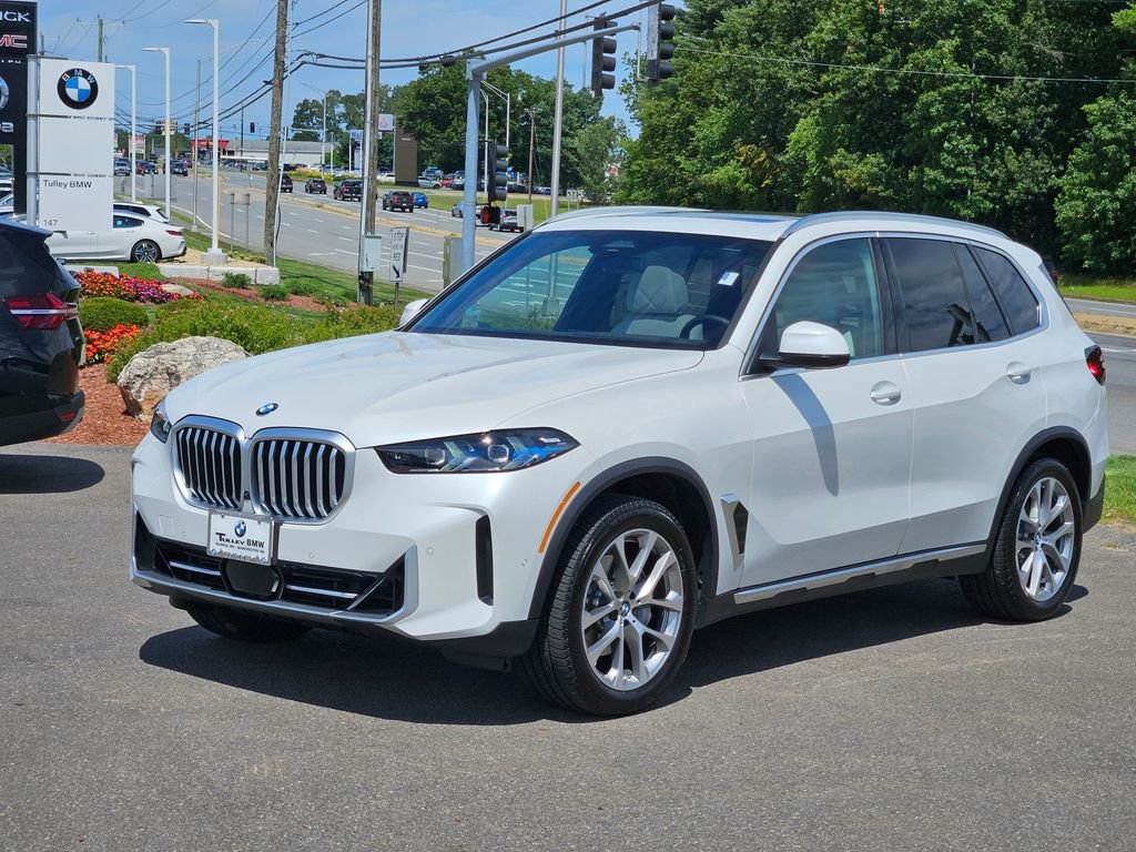 Certified Used 2026 Mineral White Metallic BMW xDrive40i image 3