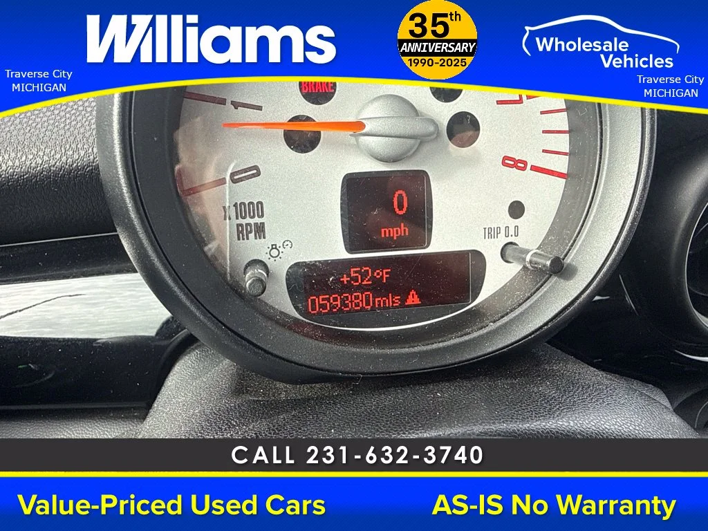 Used 2013 Pepper White MINI Clubman image 28