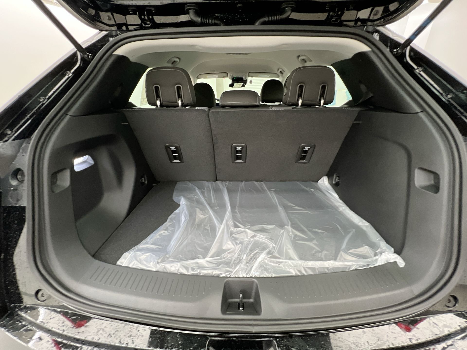 2027 Chevrolet Bolt LT - Photo 76