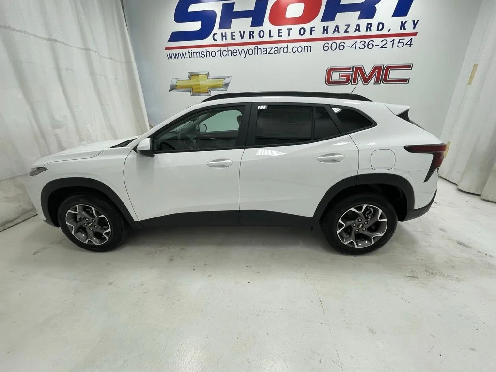2026 Chevrolet Trax LT - Photo 8