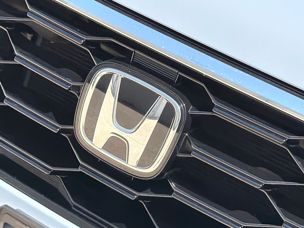 Certified Used 2025 Sonic Gray Pearl Honda Touring image 6