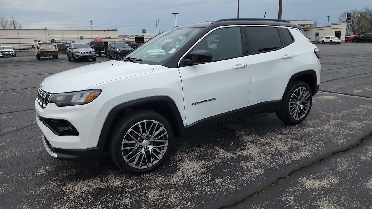 Used 2023 White Jeep Limited image 4